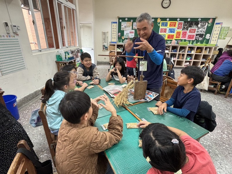 社區長輩走進校園　童年故事活化歷史課程圖片