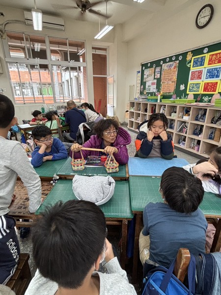 社區長輩走進校園　童年故事活化歷史課程圖片