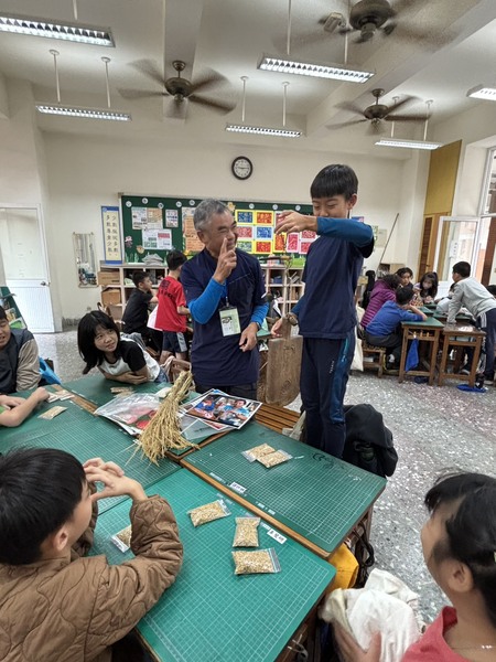 社區長輩走進校園　童年故事活化歷史課程圖片