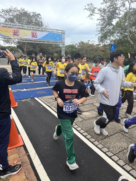 ~~狂賀~~本校611班勇奪臺中市普及化大路跑1.3km國小甲組第2名圖片