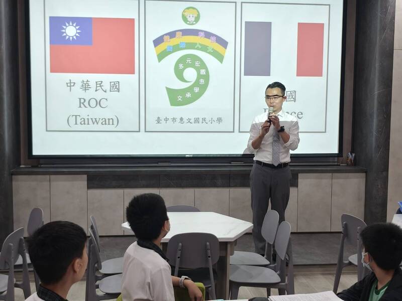 法國師生走進惠小 感受臺灣人文魅力 從毛筆到愛玉 跨越語言的距離圖片