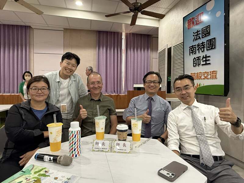 法國師生走進惠小 感受臺灣人文魅力 從毛筆到愛玉 跨越語言的距離圖片