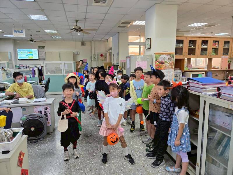 Halloween~小鬼出沒！創意變裝樂翻天圖片