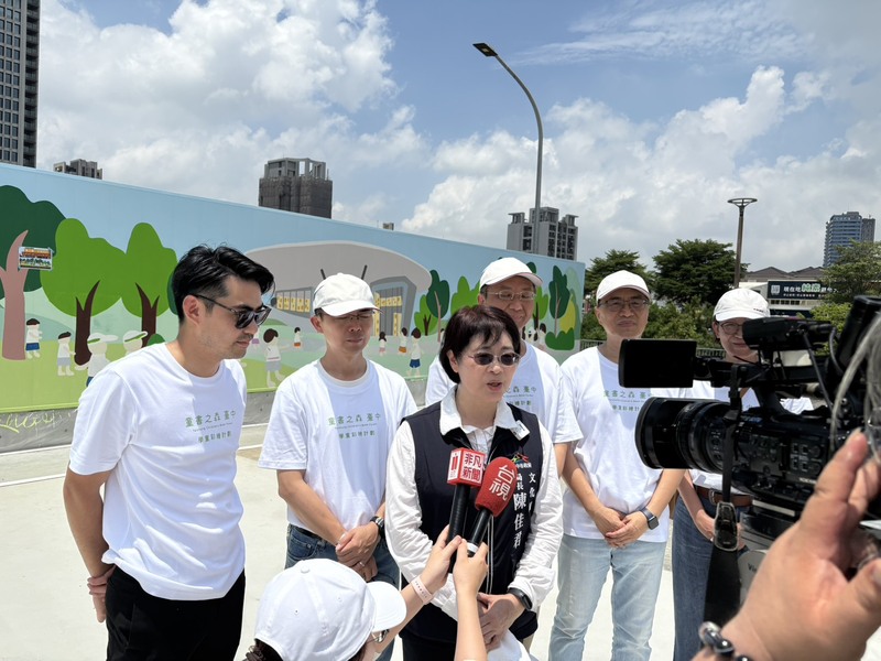 世界級建築「童書之森。台中」施工圍籬彩繪活動圖片