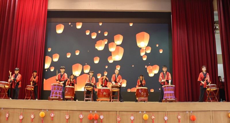 鼓龍舞獅迎春，校園喜迎新年圖片