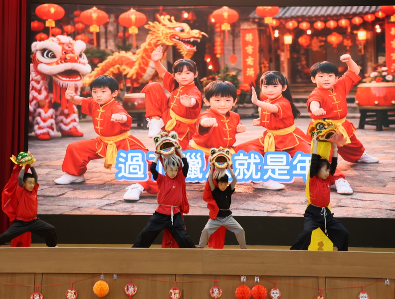 鼓龍舞獅迎春，校園喜迎新年圖片