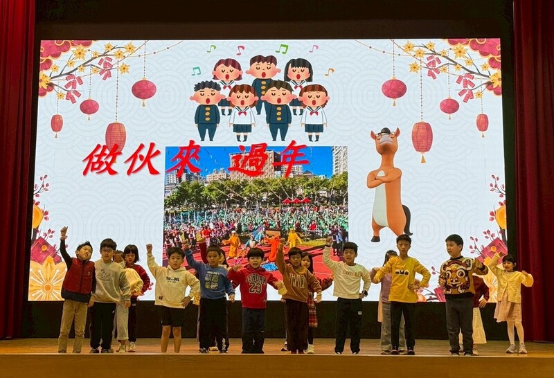 鼓龍舞獅迎春，校園喜迎新年圖片