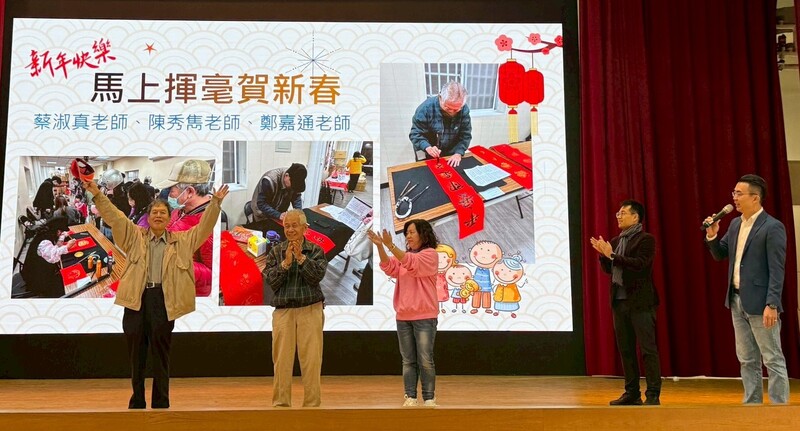 鼓龍舞獅迎春，校園喜迎新年圖片