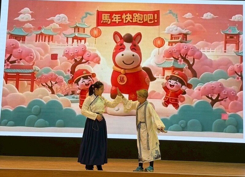 鼓龍舞獅迎春，校園喜迎新年圖片