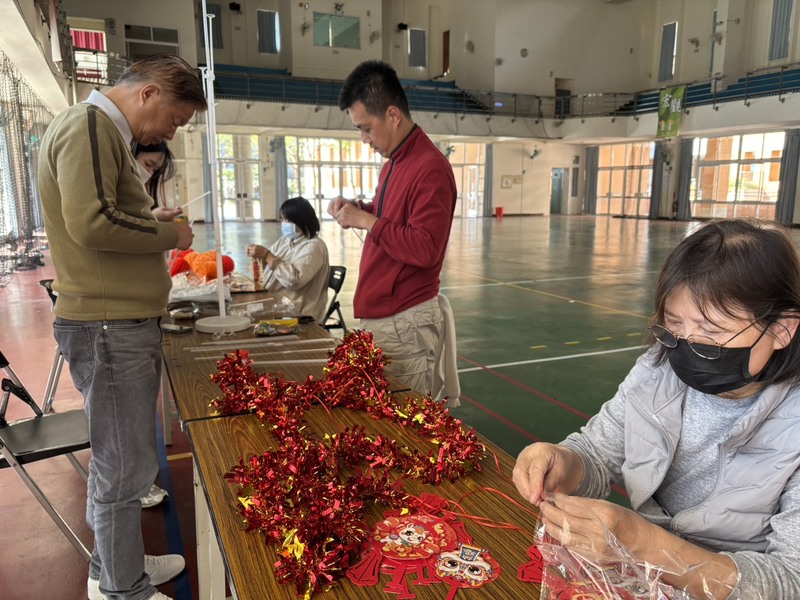 鼓龍舞獅迎春，校園喜迎新年圖片