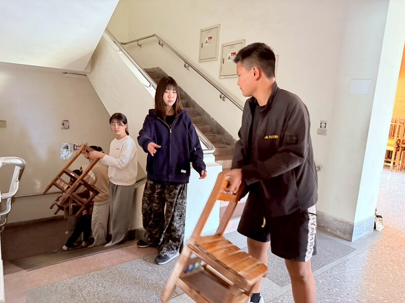 校友們的接力運輸大隊圖片