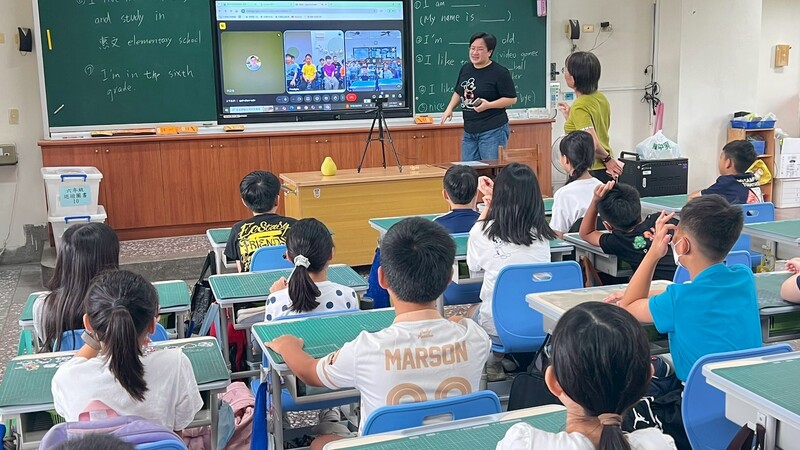 兩校師生跨海話中秋 國際交流共賞中秋文化圖片