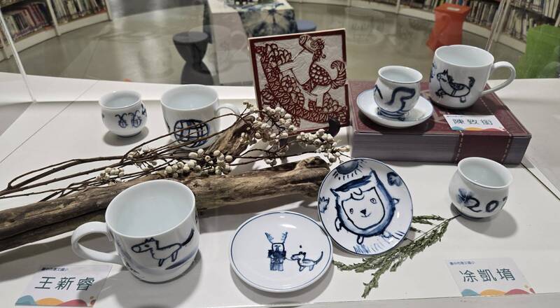 【青花瓷師生創作展】馬到成功的春節祝福系列展圖片