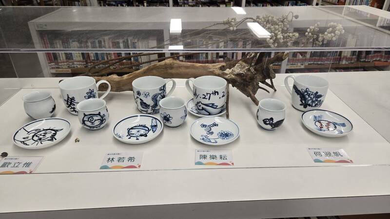 【青花瓷師生創作展】馬到成功的春節祝福系列展圖片