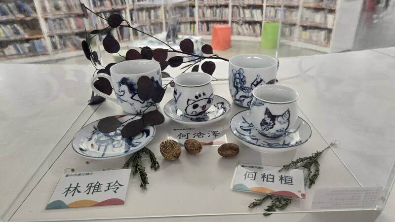 【青花瓷師生創作展】馬到成功的春節祝福系列展圖片