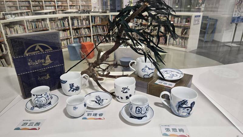 【青花瓷師生創作展】馬到成功的春節祝福系列展圖片