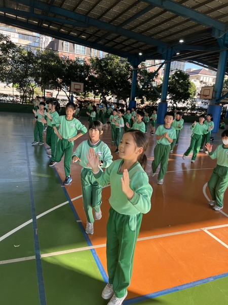 三年級班際健身操圖片