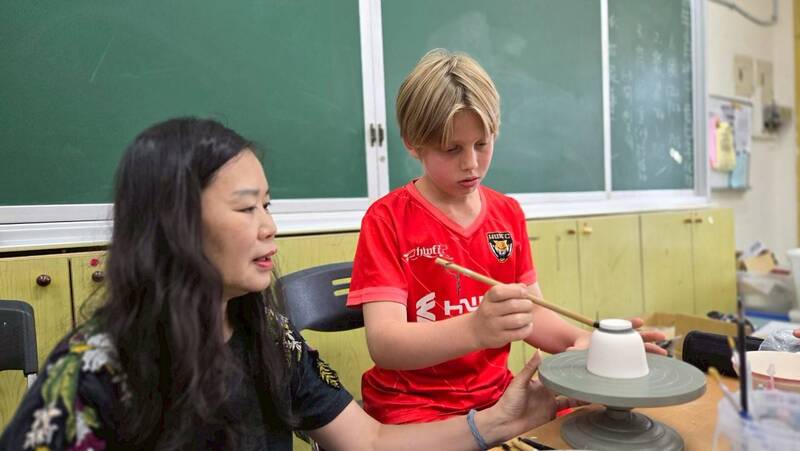 601班青花瓷山水系列師生聯展圖片