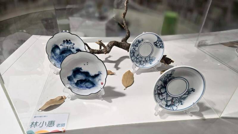 601班青花瓷山水系列師生聯展圖片
