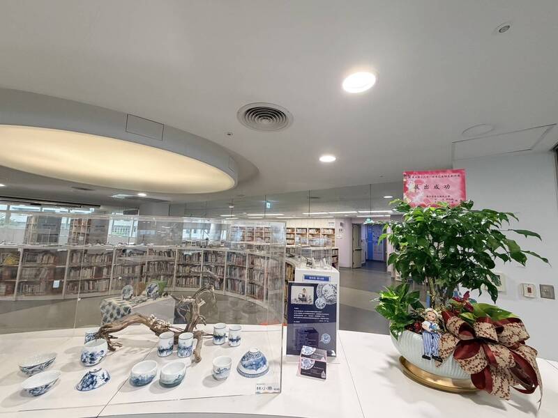 601班青花瓷山水系列師生聯展圖片