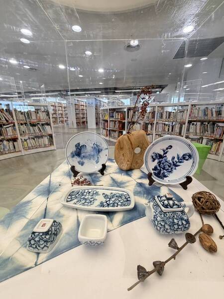 601班青花瓷山水系列師生聯展圖片