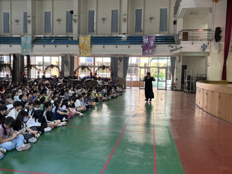 三年級「網路成癮防治」宣導圖片