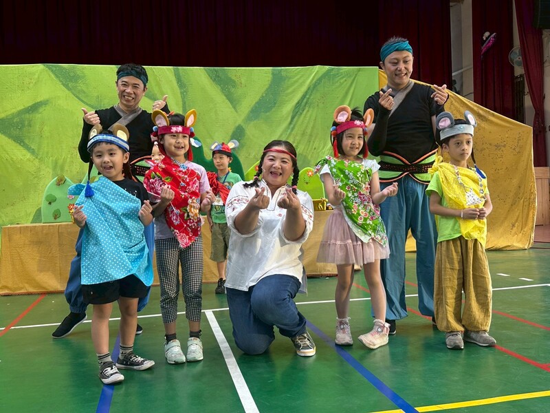 九歌兒童劇團台語故事劇場《鳥鼠仔娶新娘》校園巡演圖片