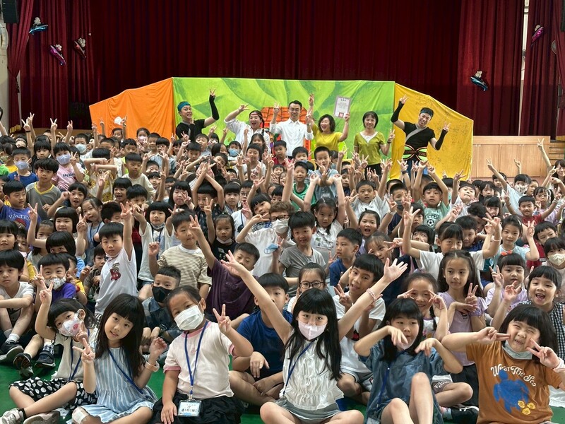 九歌兒童劇團台語故事劇場《鳥鼠仔娶新娘》校園巡演圖片